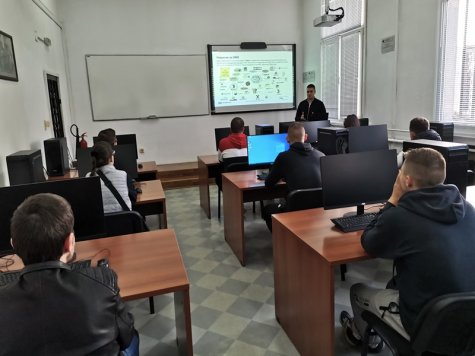 Майсторски клас на тема „Инструменти за ИТ автоматизация“ организира катедра „Бизнес информатика“